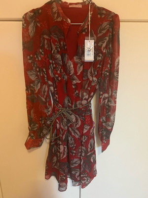 Φόρεμα Guess καινούργιο, κόκκινο, μέγεθος S