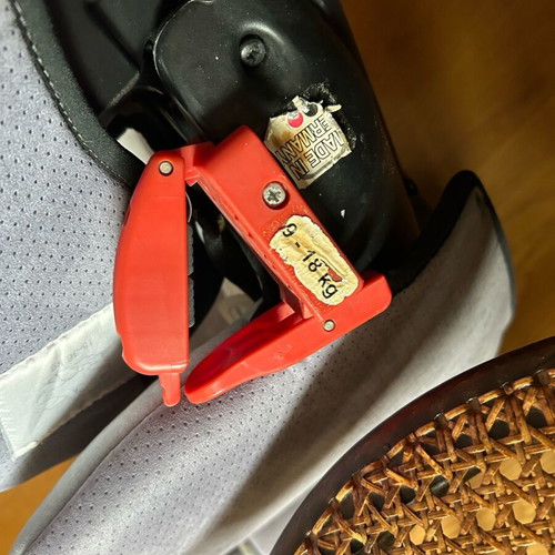 Recaro child car seat used without harnesses