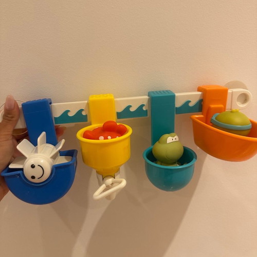 Elc bath toy rod used with suction cup