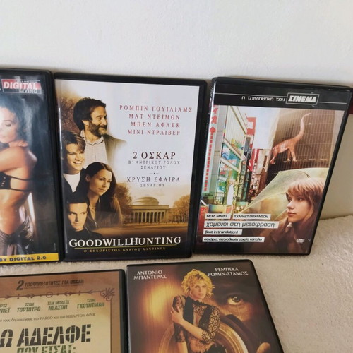 DVD movies 5 pieces like new with subtitles