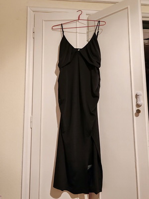 H&M black midi dress with slit, new, stretchy