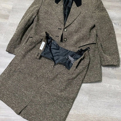 Skirt and jacket set like new, black and brown, size L