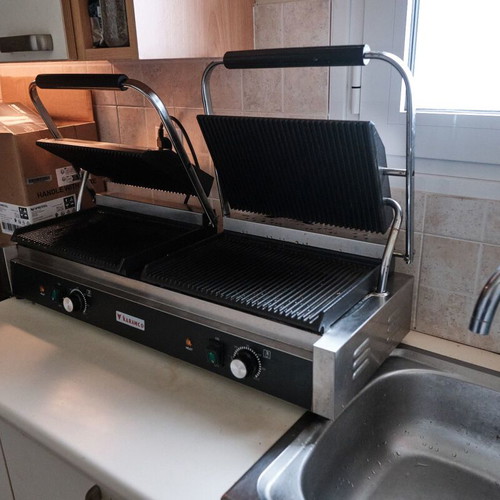 Karamco Professional Double Ceramic Panini Press 4200W like new