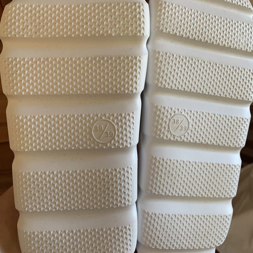 Benetton women's flip flops new, size 38, white