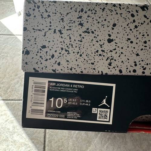 Jordan 4 Bread Reimagined sneakers like new, size 44.5, black and red