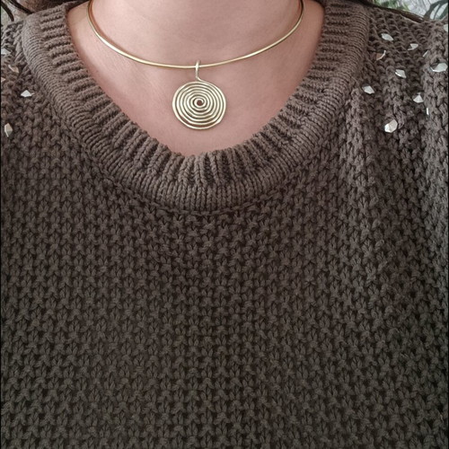 Necklace gold rod new with removable spiral made of aluminum wire