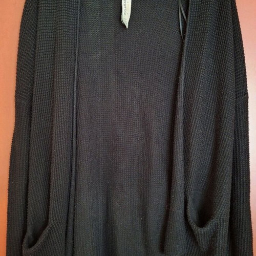 Pull & Bear black cardigan like new with 2 pockets size L