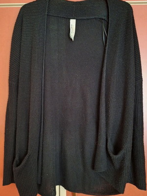 Pull & Bear black cardigan like new with 2 pockets size L