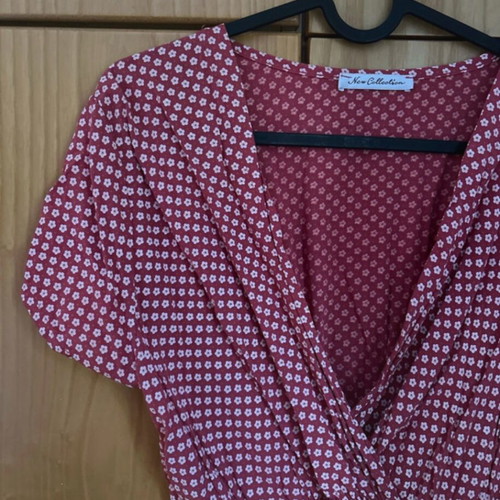 Mini dress with sleeves and belt, like new, white and red