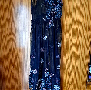Φόρεμα διαφανές bershka με κεντητα λουλουδια L νουμερο.
