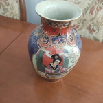 Chinese vase like new