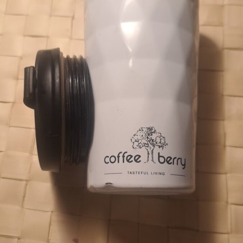 Coffee Berry cup like new, large for coffee and tea