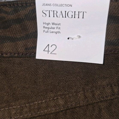 Mango straight animal print jean new, size XL