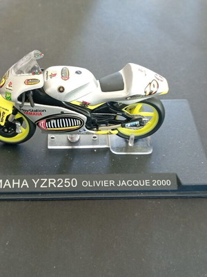 Μηχανάκι συλλεκτικό Yamaha YZR 250 Olivier Jacque 2000 σαν καινούργιο