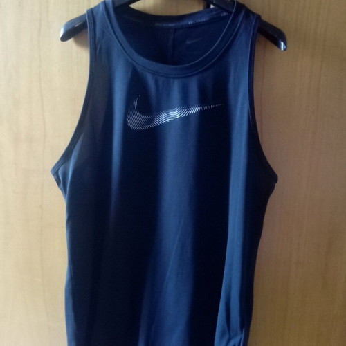 Nike sleeveless running tank small like new, black