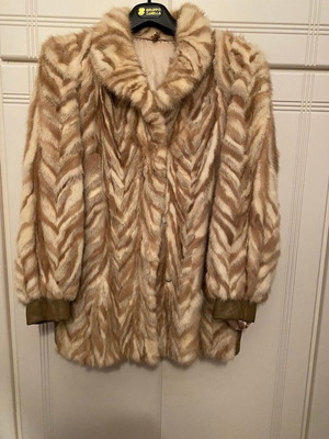 Mink fur with genuine leather details like new, size M