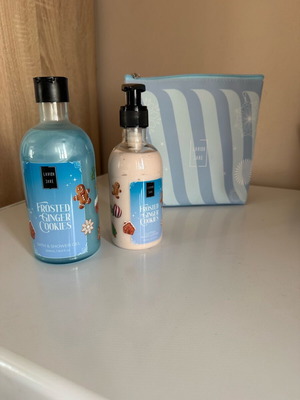 Lavish Care shower gel, lotion with glitter and pouch new