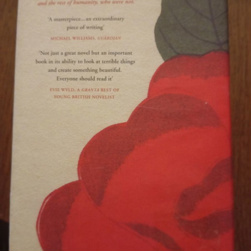 The Narrow Road to the Deep North by Richard Flanagan, English edition