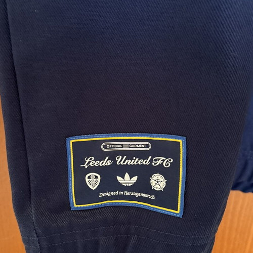 Leeds Icon Top new, authentic from Leeds United boutique, size Medium