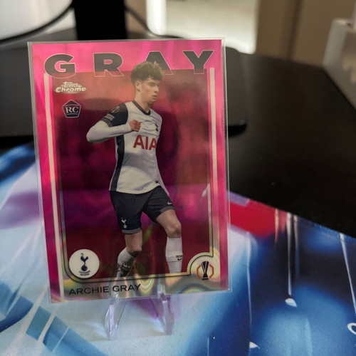 2024-25 Topps Chrome UEFA Archie Gray RC Pink Lava Refractor card like new