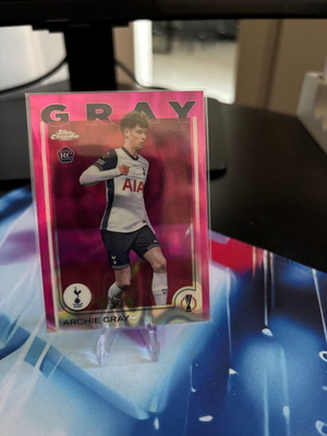 2024-25 Topps Chrome UEFA Archie Gray RC Pink Lava Refractor card like new