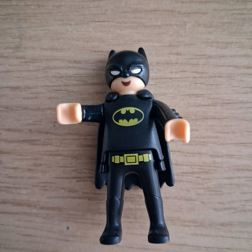 Playmobile Kinder pack of 5 with Batman, Catwoman, Green Lantern new
