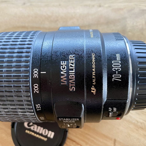 Canon EF 70-300mm f/4-5.6 IS USM lens like new