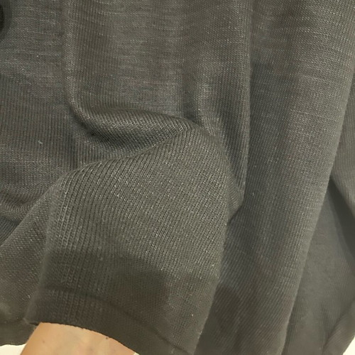 Black pullover used with embroidery, ideal for M/L
