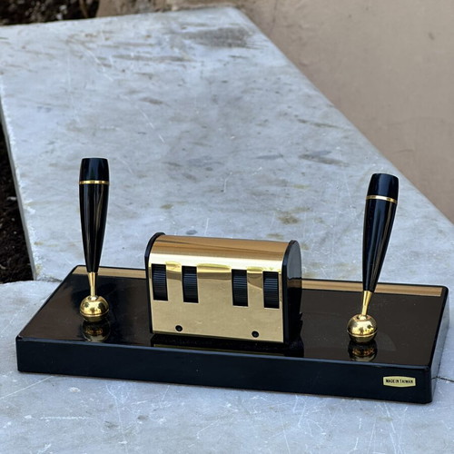 Vintage desk set with perpetual calendar and 2 pens, used, black and gold