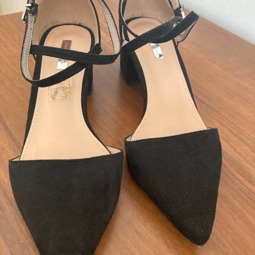 Black suede shoes like new, size 38