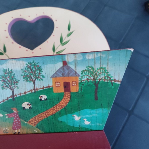 Handmade wooden basket hand-painted Hallmark like new