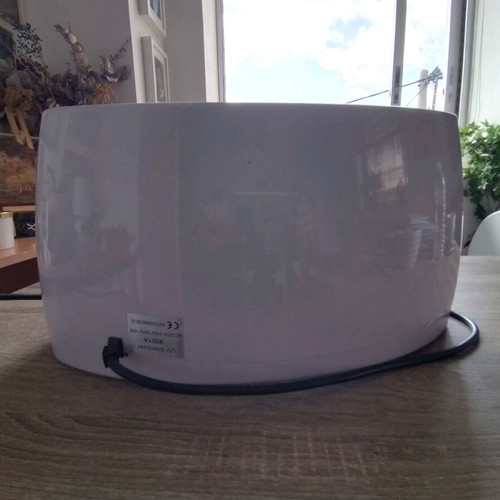 UV Sterilizer for Puffer Files and Combs like new