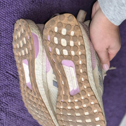 Adidas UltraBoost γυναικεία παπούτσια μεταχειρισμένα, νούμερο 40, μπεζ με λιλά και μπλε