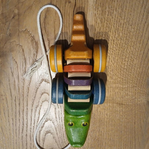 Plan Toys Συρόμενο Παιχνίδι Rainbow Alligator από Ξύλο Μεταχειρισμένο με Ήχους για 12+ Μηνών