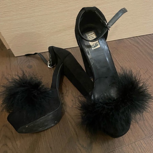 Primark black pumps special edition suede with ankle strap size 39 like new