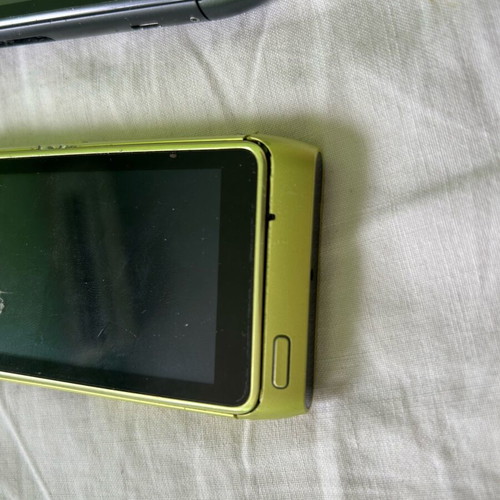Nokia N8 used phones for parts, set of 2