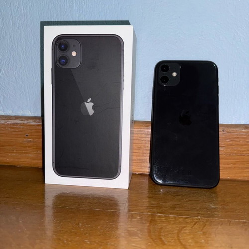 iPhone 11 128GB black used, dual SIM, slight camera flicker