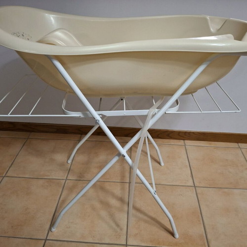 Maltex baby bath tub like new with drainage and accessories