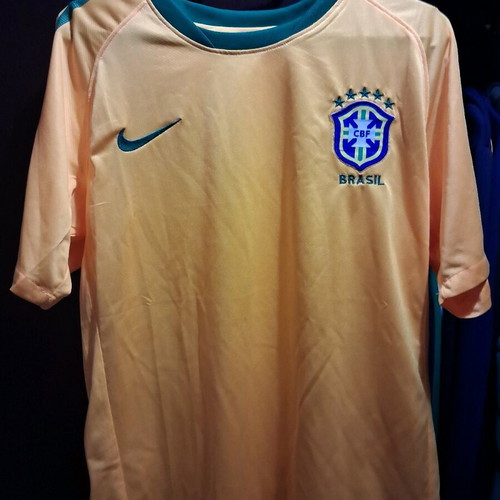 Brazil National Team Jersey Mundial South Africa 2010 size Medium like new