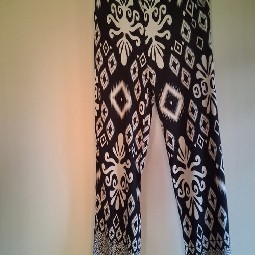 Desiree set with palazzo pants and long tunic like new, black and white