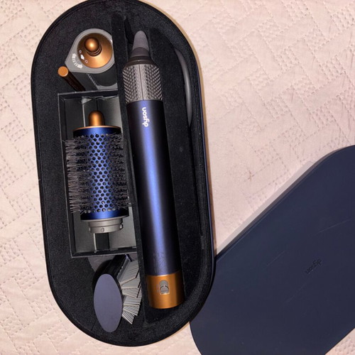 Dyson Airwrap like new with storage box and accessories