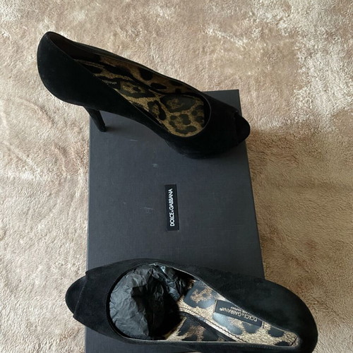 Dolce & Gabbana Suede Leather Heels Like New, Size 39, Black