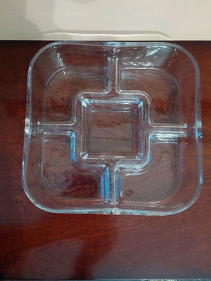 Square minimal serving platter with 5 deep sections, thick glass 25x25 new