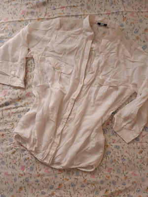 White shirt size S like new with tulle detail on back