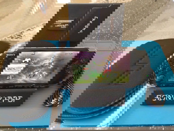 Sony psp 3004 πλήρες πακέτο με παιχνίδια!
