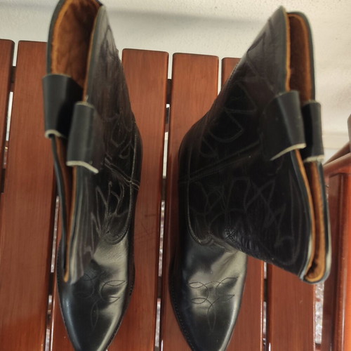 Roland Vintage Leather Cowboy Boots like new, size 39-40, black