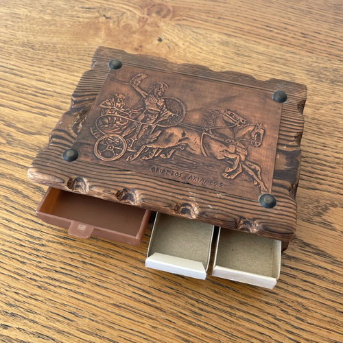 Vintage wooden cigarette case used with copper relief «Thriamvos Achilleos»