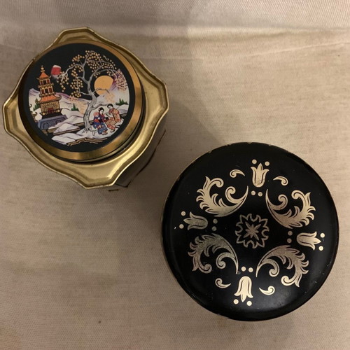 Vintage English metal tea tins with Chinese motifs used, set of 2