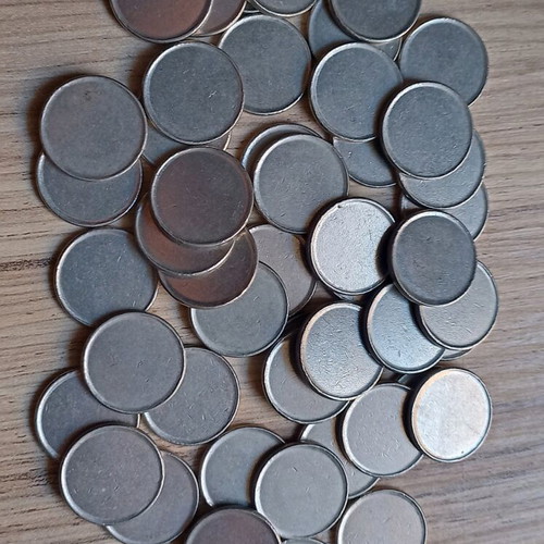 Unstruck coins like new, pack with empty disk
