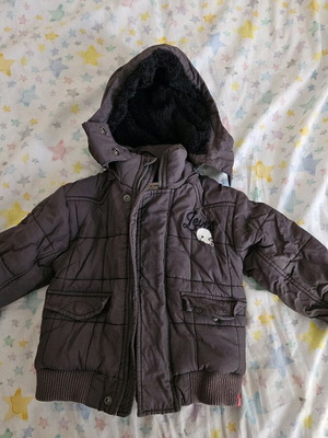 Χειμερινό μπουφάν παιδικό Levi's σαν καινούργιο, καφέ, με αποσπώμενη κουκούλα για 2 ετών
